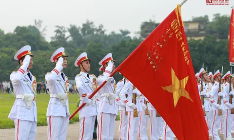 Trang nghiêm lễ chào cờ chào mừng 75 năm ngày Quốc khánh 2/9